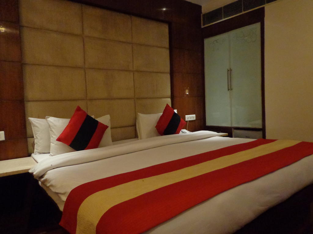 Hotel Aura New Delhi Exterior foto