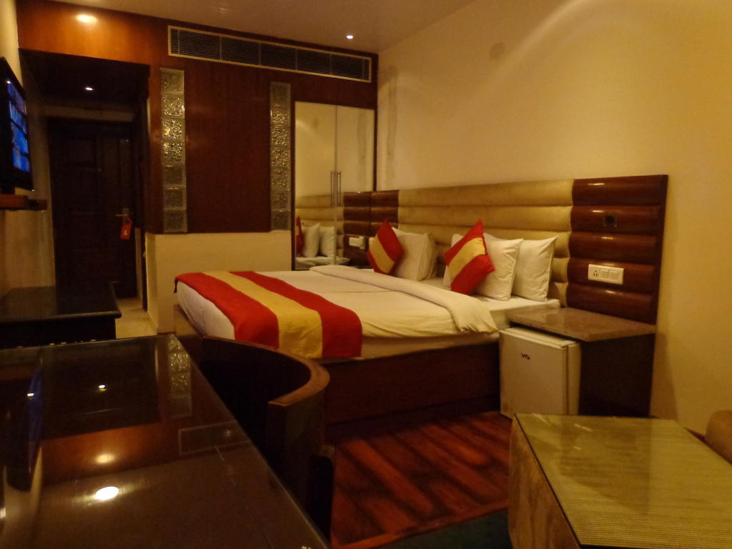 Hotel Aura New Delhi Exterior foto